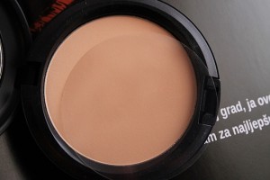 MAC Pro Longwear Powder/Pressed