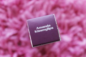 theBalm Girls lipstick Amanda Kiss my lips