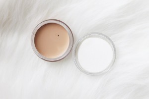theBalm timeBalm podloga i korektor